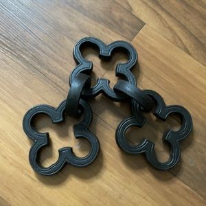 Black decorative‎ chain table decor